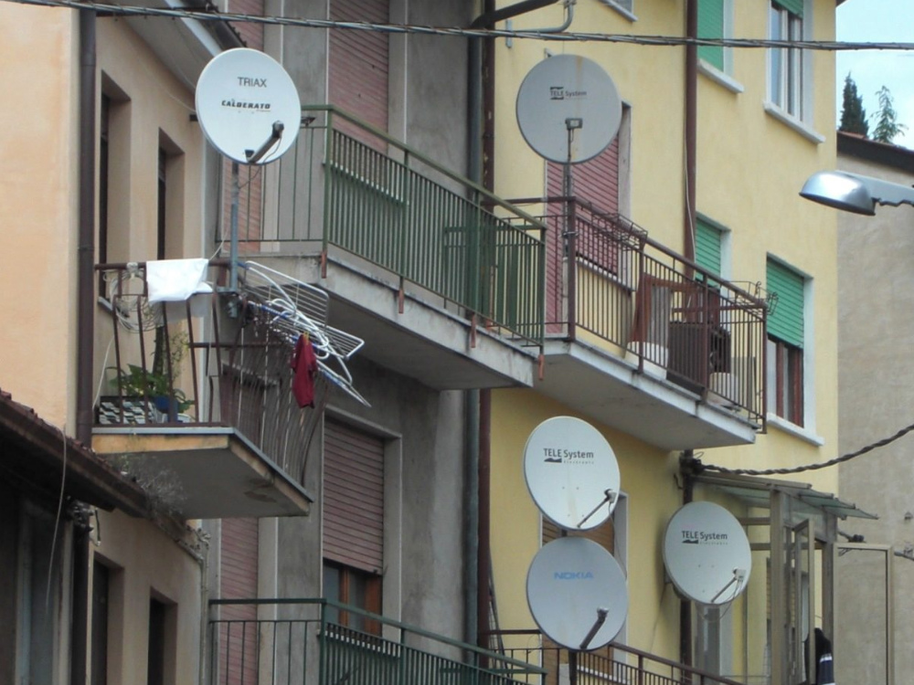 Tv ad alto volume e docce a tarda ora tra i motivi di lite in condominio    