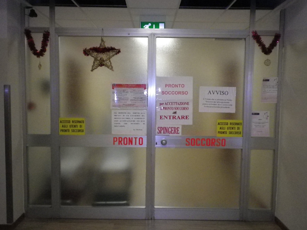 L’ingresso del pronto soccorso all’ospedale civile di Noventa che lamenta notevoli problemi di spazio   