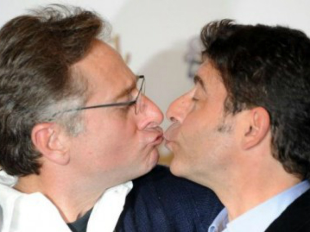 Luca Laurenti, qui con l'amico Bonolis, ha un contenzioso con Equitalia