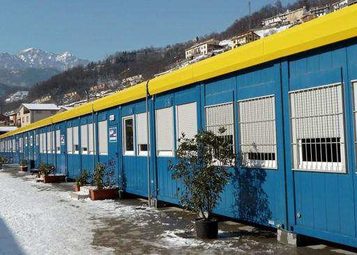 Una panoramica delle aule container diventate il nuovo Istituto comprensivo Floriani. FOTO CRISTINA